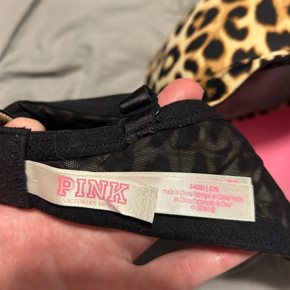 PINK Victoria’s Secret leopard print bra. Size 34DD - Picture 3 of 3